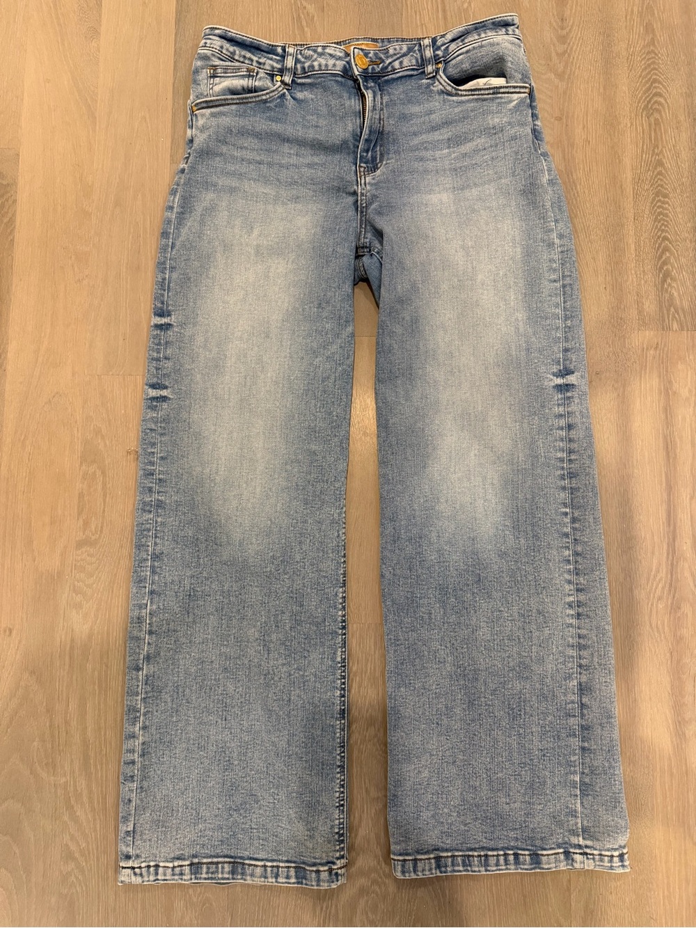 Kut from the Kloth The Jean wide leg- Light Blue Wash, EUC, SZ 12